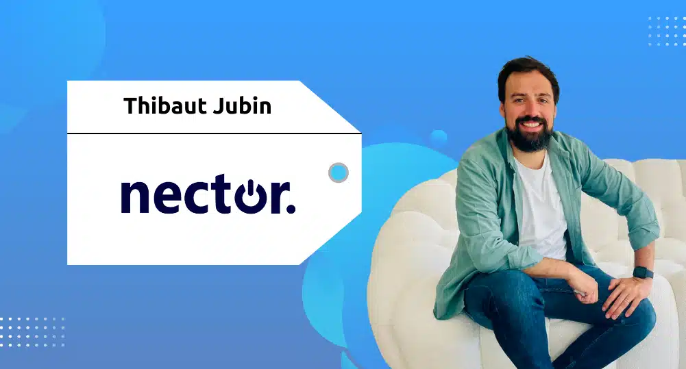 Thibaut Jubin de Nector. assis sur un fauteuil